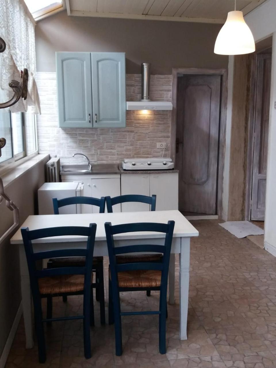 Santa Fara Couette-café Bari